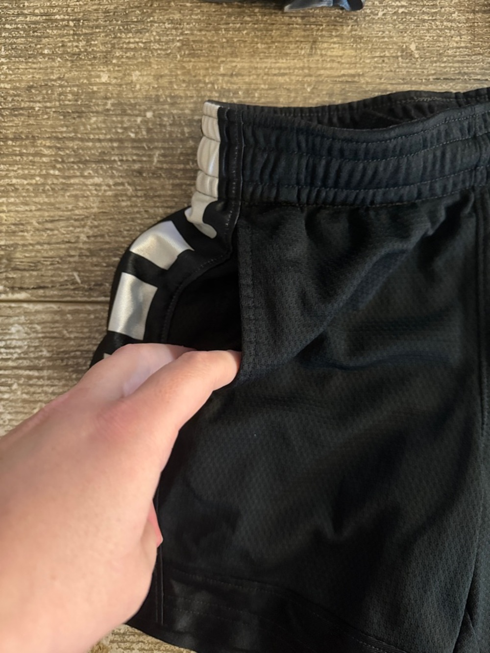 Nike boys mesh gray and black set of 2 shorts - Picture 3 of 9